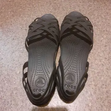 crocs 블랙 샌들