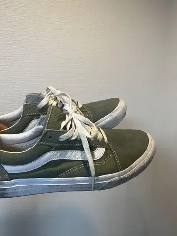 Vans 올리브 그린 스니커즈