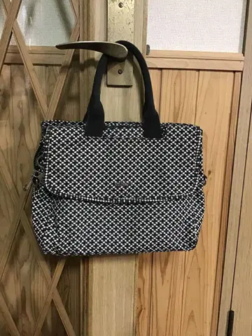 키플링 토트백 기하학 패턴