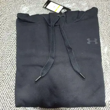[ 택 포함 새상품 ] UNDER ARMOUR 후드티 SM 블랙