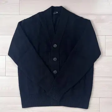 UNIQLO +J 프리미엄 라무 V넥 가디건 M 사이즈