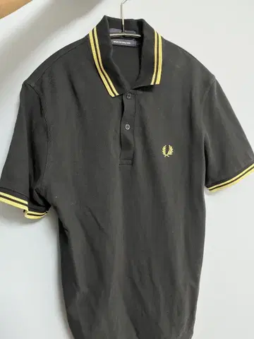 블랙 피케 셔츠 옐로우 컬러 스트라이프