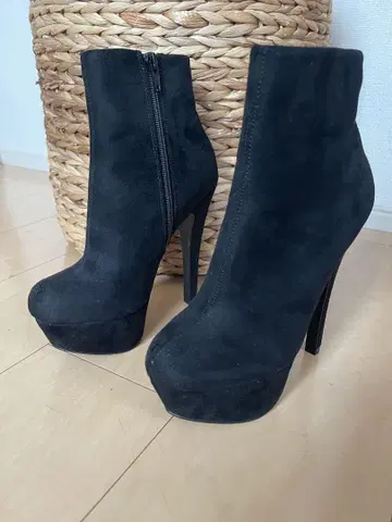 R&E 로제센스 블랙 스웨이드 느낌 부츠 23cm