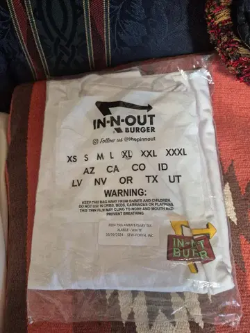 미사용 새상품 IN n OUT 버거 셔츠 /XL