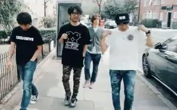 사쿠라이 착용 t셔츠
