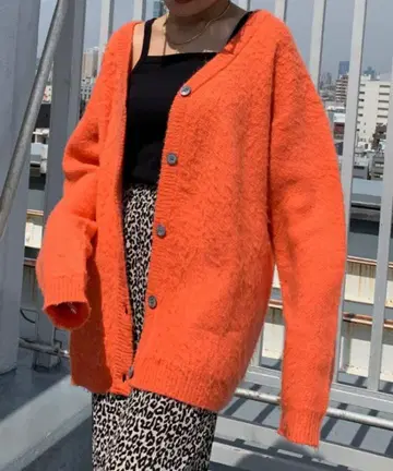SHAGGIE 오렌지 가디건 복슬복슬한 소재