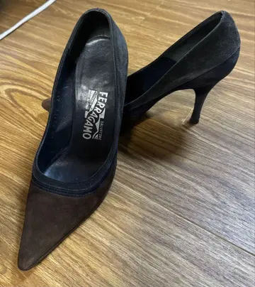 Ferragamo 다크 브라운 하이힐