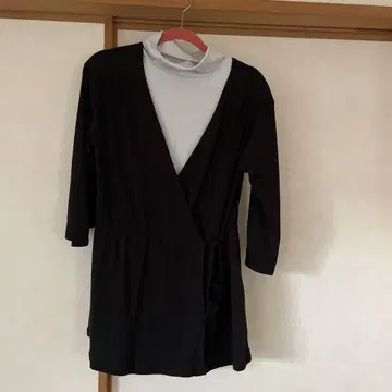 블랙 랩 디자인 오부 소매 상의