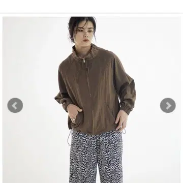 이번 시즌 신상 미사용 새상품 슈가 로즈 넥 코드 블루종