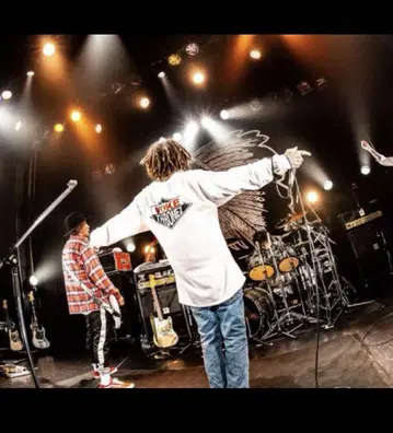 The bonez woke 긴팔 티셔츠