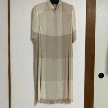 이타리야 GK 베이지 반팔 셔츠 원피스 비즈 자수