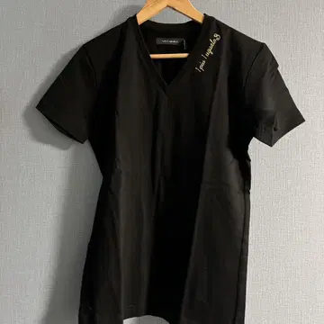 블랙 V넥 T셔츠 사이즈 4