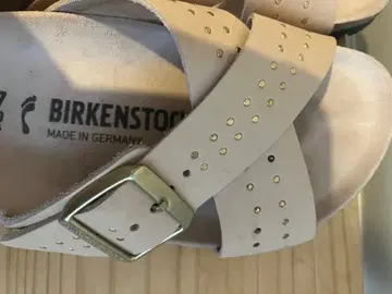 BIRKENSTOCK 샌들