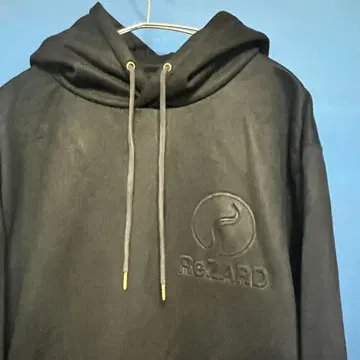 ReZARD 블랙 후드티 후드 부착 로고 자수