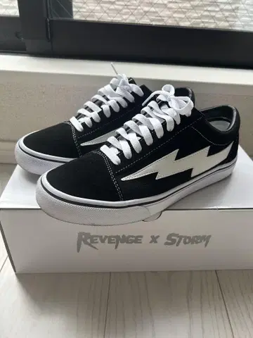 Revenge x Storm 블랙 스니커즈 리벤지스톰