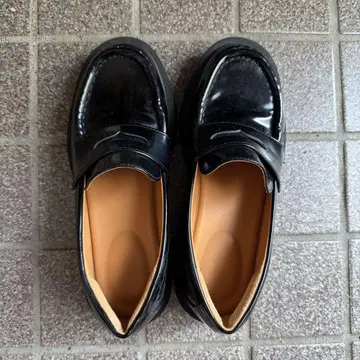 유니클로 C 통굽 로퍼