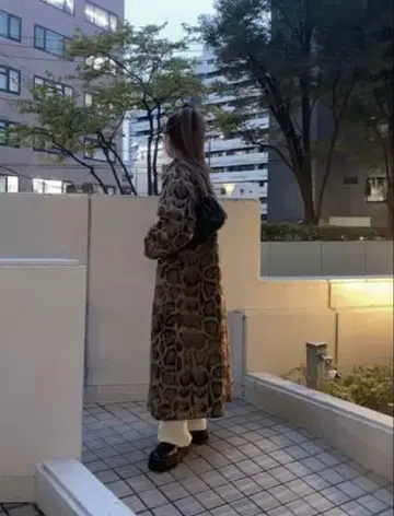 LAGUAGEMMODERN ANIMAL SHORT COAT