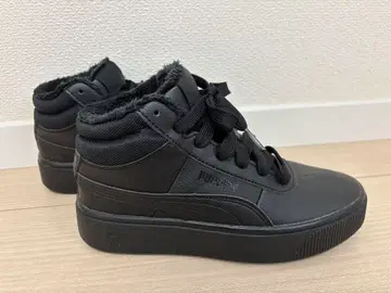 PUMA 블랙 하이컷 스니커즈