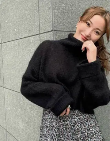 [ sheller ] 셰리에 cropped mohair sweater