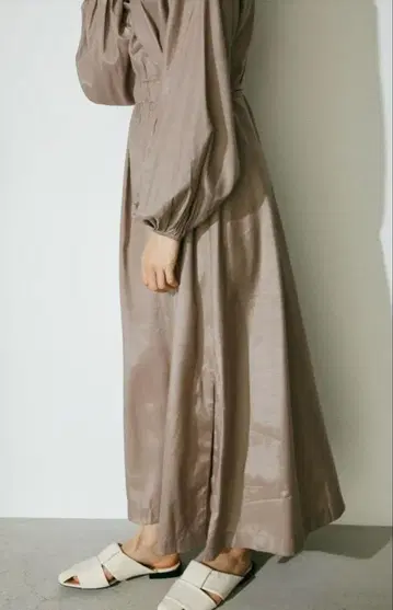 택 포함 새상품 STYLEMIXER 백 새틴 롱 원피스