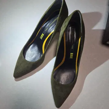 Extraordinary Jane 올리브 그린 하이힐 24.5cm