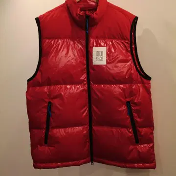 TOPO DESIGNS 레드 다운 베스트 프리마로프트