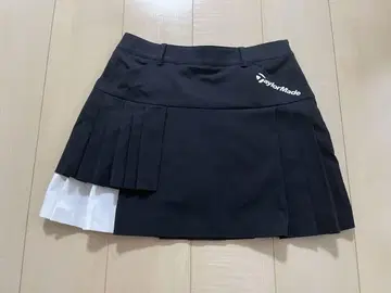 이번 시즌 TaylorMade 플리츠 스커트 M