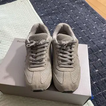 산가치오 스니커즈 24.5