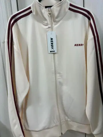 NERDY 아이보리 저지 셋업