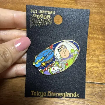 레어 버즈 라이트이어의 아스트로 블래스터 배지 토이스토리 픽사