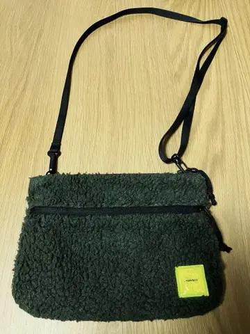 CHARI&CO 다크 그린 사코슈