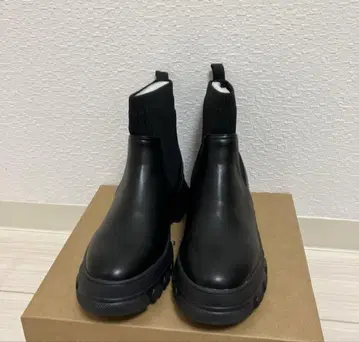 [ 새상품 ] 사이드 고어 부츠 블랙