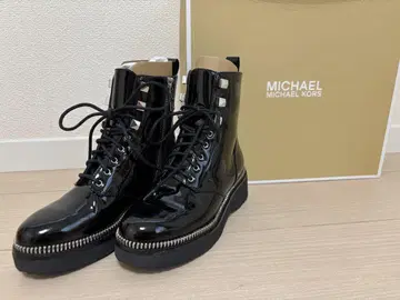 MICHAEL KORS 블랙 에나멜 부츠