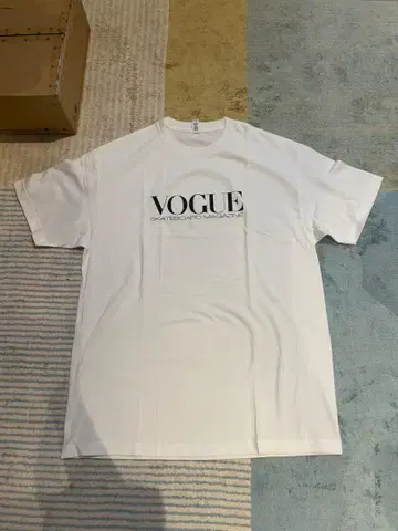 VOGUE SKATEBOARD MAGAZINE 티셔츠 화이트 XL