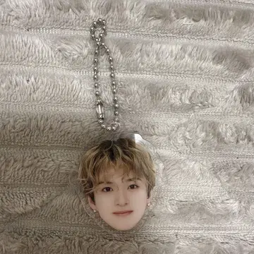 TREASURE 아사히 얼굴 아크릴 키링