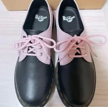 미사용 Dr. Martens 핑크 블랙 로퍼 3홀 UK5