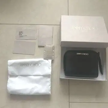 [ 새상품급 ] JIMMY CHOO 블랙 접이식 지갑