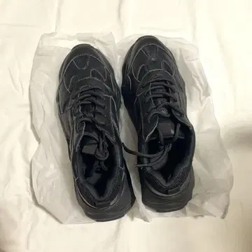 블랙스 스니커즈