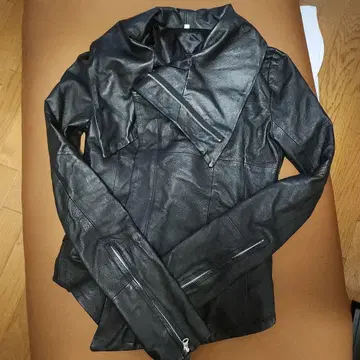 블랙 가죽 변형 라이더 자켓