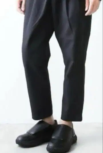 블랙 와이드 팬츠 플리츠