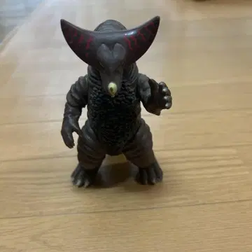 고모라 괴수 피규어 뿔 포함 블랙 컬러 약 15cm 소프트 비닐