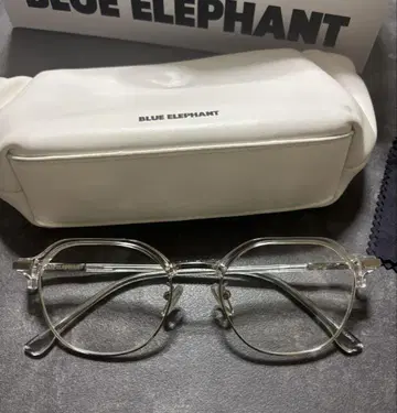 BLUE ELEPHANT 클리어 오벌 안경