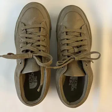 THE NORTH FACE 베이지 로우컷 스니커즈