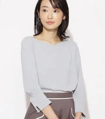 NATURAL BEAUTY BASIC [세탁 가능] 하트넥 블라우스