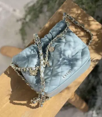 미사용 새상품 EVRIS 에브리리스 퀼팅 모티브 체인 BAG