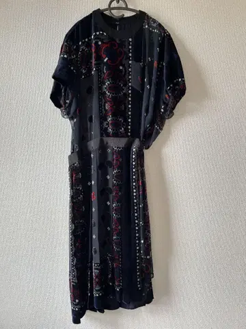 사카이 원피스 페이즐리