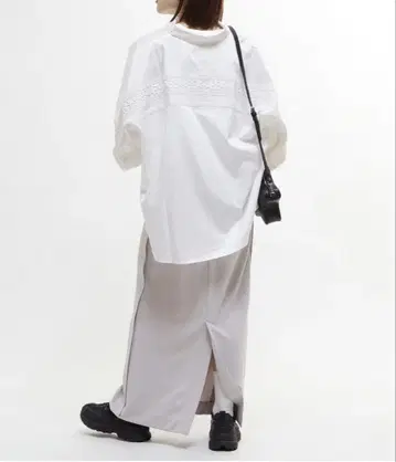 [ STAR LACE ] BACK LACE OVERSIZED SHIRTS