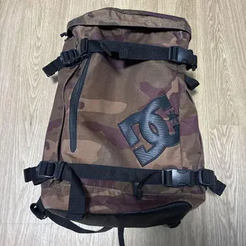 DC 카모플라쥬 백팩