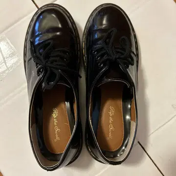 블랙 레이스업 슈즈