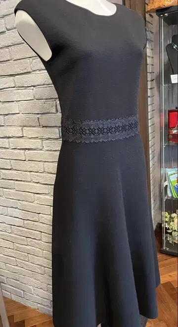 에포카 슬리브리스 원피스